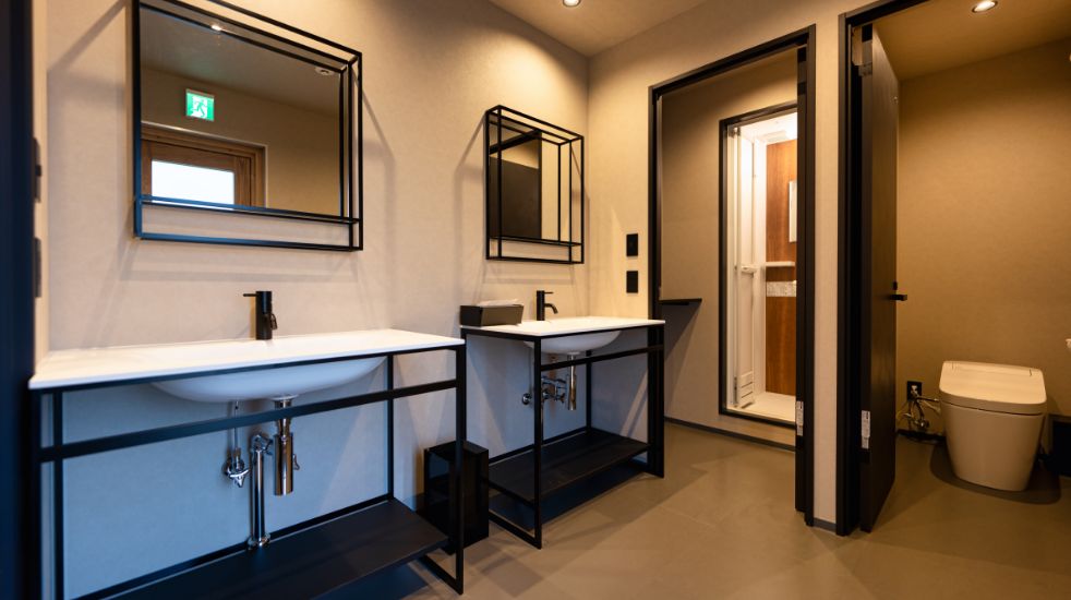 TINY HOTEL